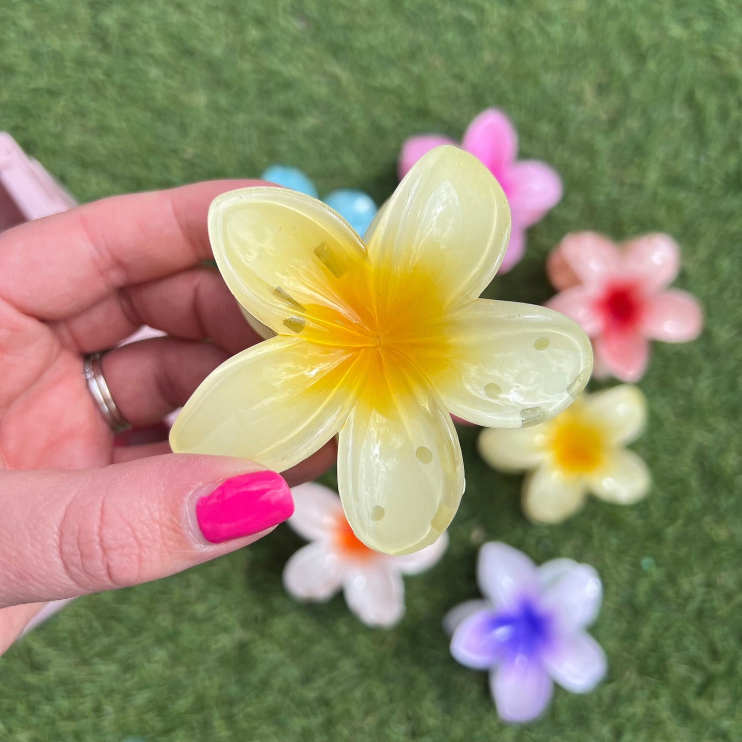 Large Pastel Hibiscus Claw Hair Clips