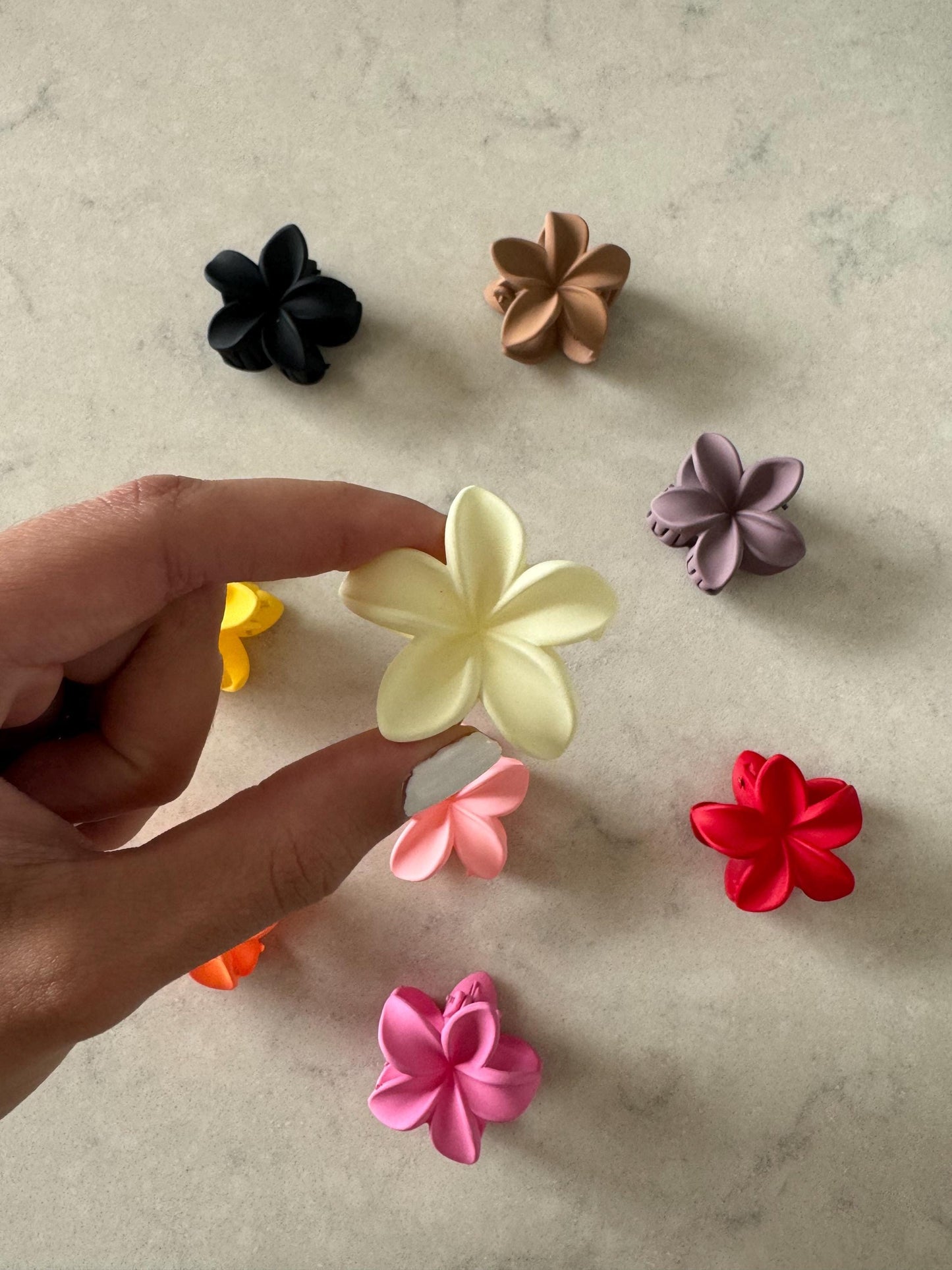 Mini Matte Hibiscus Claw Hair Clips