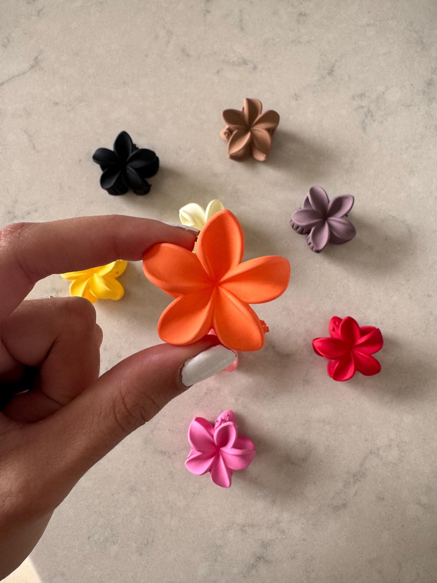 Mini Matte Hibiscus Claw Hair Clips