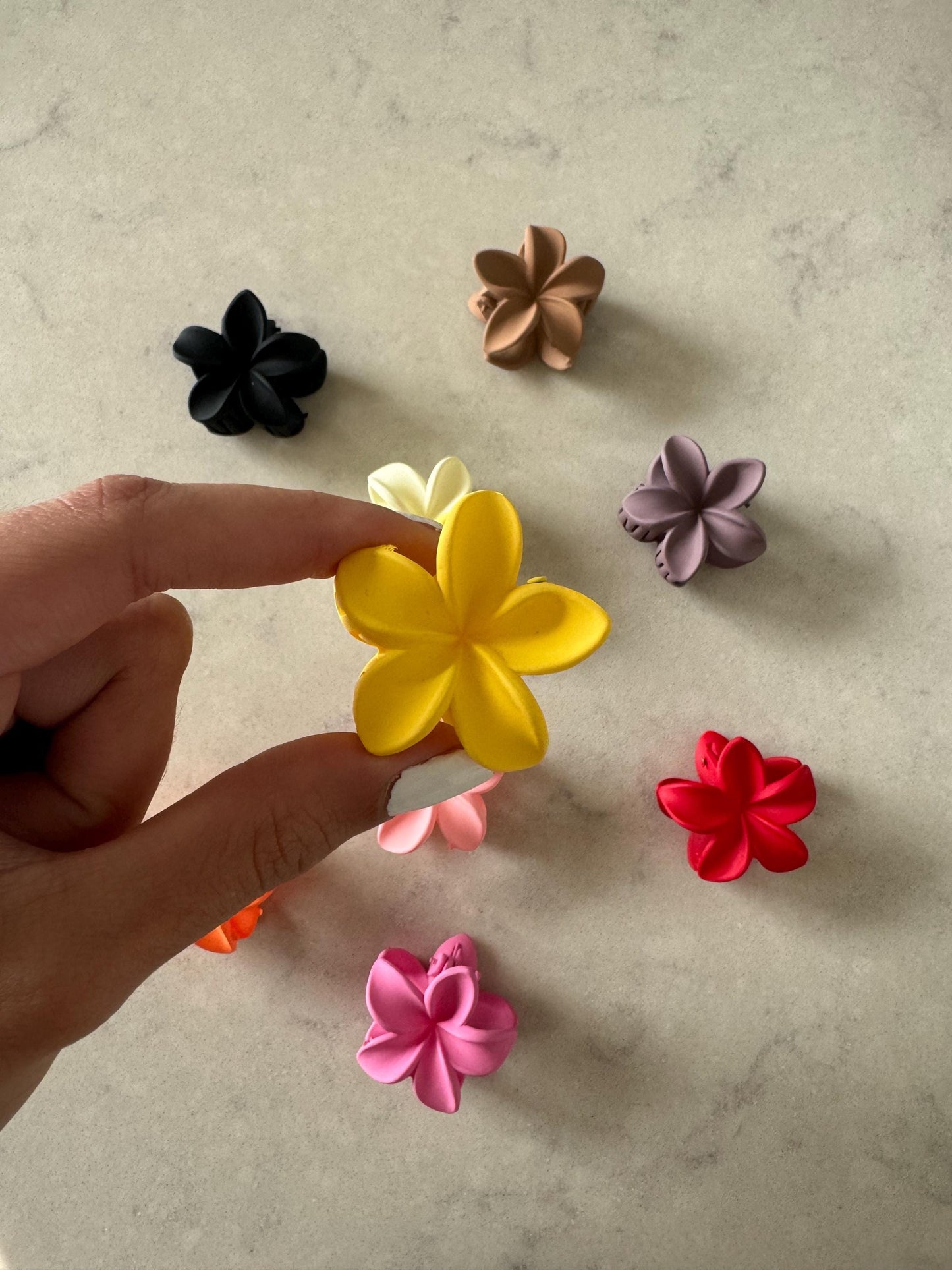 Mini Matte Hibiscus Claw Hair Clips