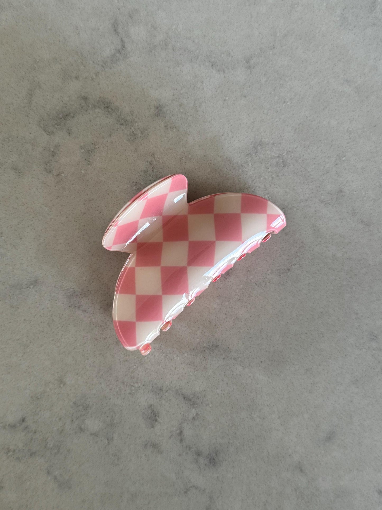 Rounded Checkered Pink Claw Hair Clip